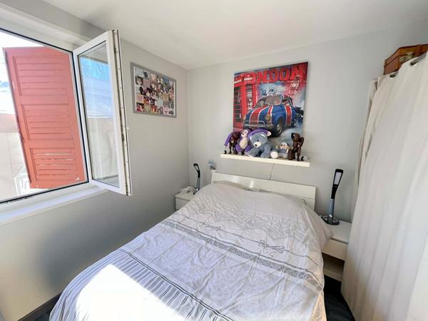 Maison Chaumont En Vexin 5 pièce(s) 70 m2 Maison plain pied + nombreuses dependances