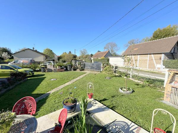 Maison Chaumont En Vexin 5 pièce(s) 70 m2 Maison plain pied + nombreuses dependances