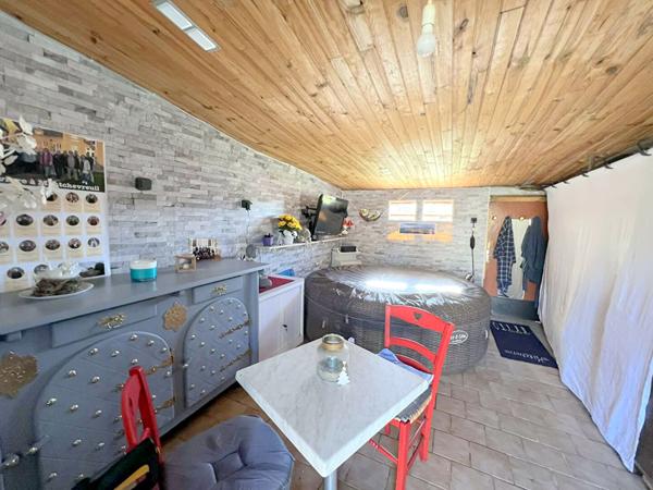 Maison Chaumont En Vexin 5 pièce(s) 70 m2 Maison plain pied + nombreuses dependances