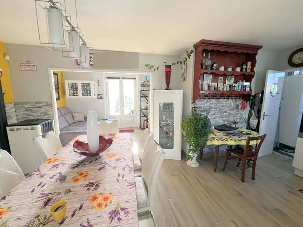 Maison Chaumont En Vexin 5 pièce(s) 70 m2 Maison plain pied + nombreuses dependances