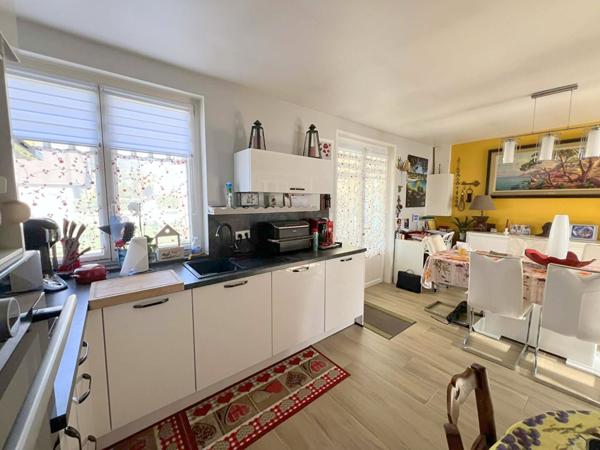 Maison Chaumont En Vexin 5 pièce(s) 70 m2 Maison plain pied + nombreuses dependances