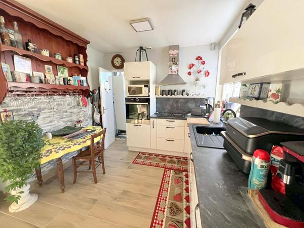 Maison Chaumont En Vexin 5 pièce(s) 70 m2 Maison plain pied + nombreuses dependances