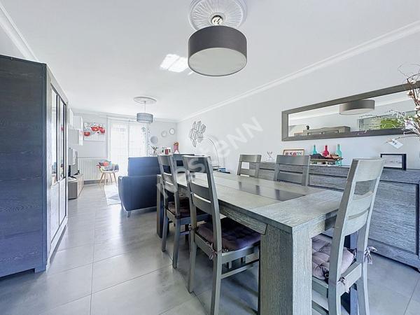 Maison à vendre à SAINT GEREON avec 4 chambres, bureau, garage et jardin.
