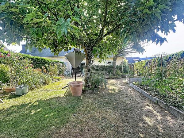 Maison à vendre à SAINT GEREON avec 4 chambres, bureau, garage et jardin.
