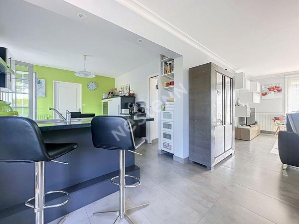 Maison à vendre à SAINT GEREON avec 4 chambres, bureau, garage et jardin.