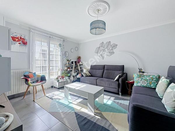 Maison à vendre à SAINT GEREON avec 4 chambres, bureau, garage et jardin.