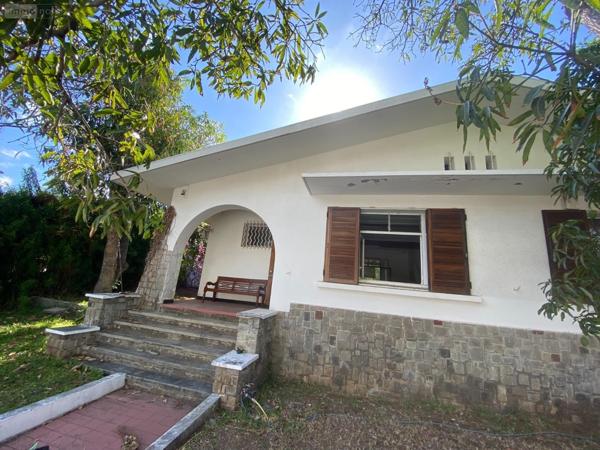 Villa à vendre à Saint-Gilles-les-Bains à la Réunion (97434), ref : 226541   
Saint-Gilles Les Bains