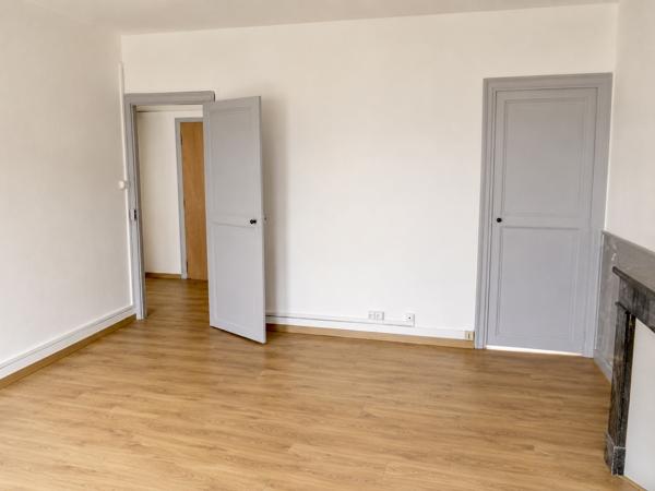 Appartement à louer 395 € CC CARCASSONNE 1 pièce 37 m² DPE F