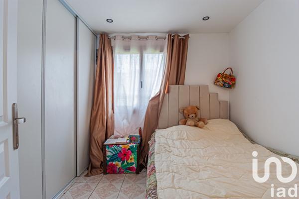 Maison 5 pièces de 91 m² à Saint-Pierre-lès-Nemours (77140)