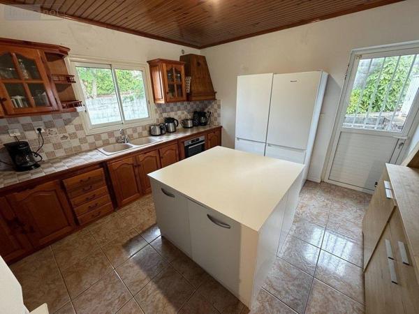 Maison à vendre à Saint-Paul à la Réunion (97460), ref : 97405/276