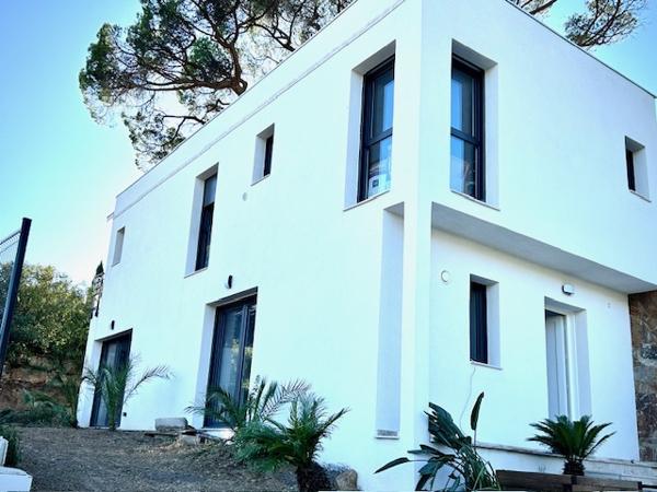 Cavalaire-sur-Mer (83240) Cavalaire Villa T4 en duplex 57000€