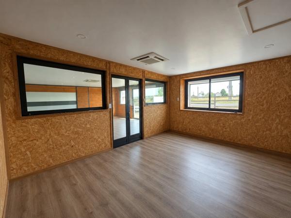 Local d'activité de 352 m² - ALLUY (58) - Showroom, bureau, ateliers et stockage - terrain 1 354 m²