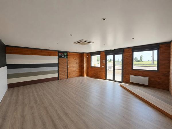 Local d'activité de 352 m² - ALLUY (58) - Showroom, bureau, ateliers et stockage - terrain 1 354 m²