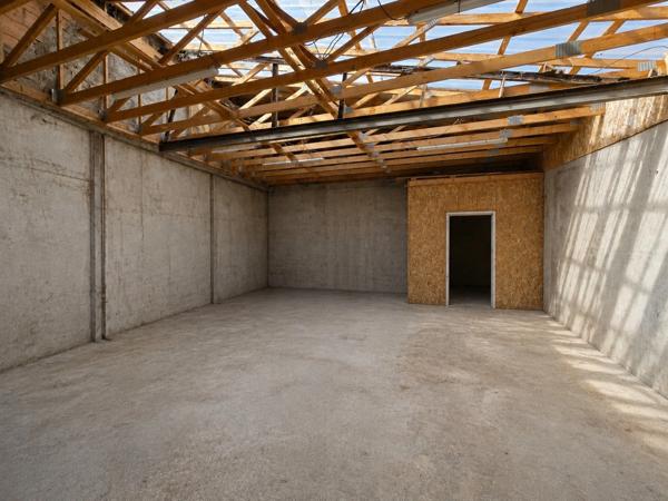 Local d'activité de 352 m² - ALLUY (58) - Showroom, bureau, ateliers et stockage - terrain 1 354 m²