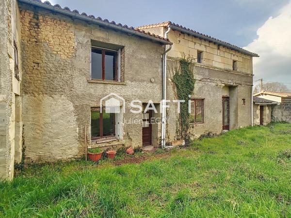 MAISON A RENOVER AVEC BEAU POTENTIEL, GARAGE ET JARDIN