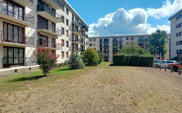 Appartement à vendre    3 pièces • 66,88 m2 Joué-lès-Tours