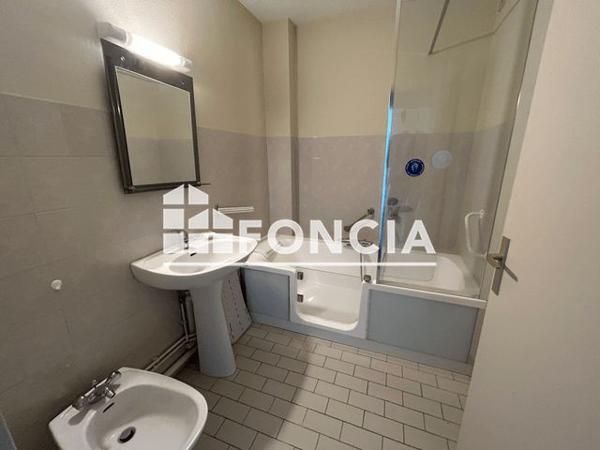 Location Appartement 2 pièces 49 m² - 4 RUE SAINT LOUIS Saumur 49400