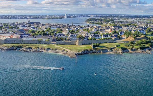 Appartement à louer    1 pièce •  Port-Louis