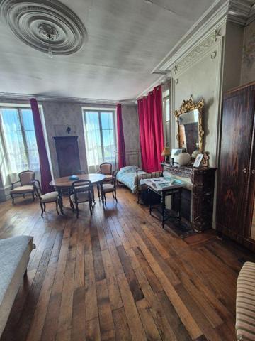 Maison de maître à vendre à Aigurande dans l'Indre (36140), ref : CG/438