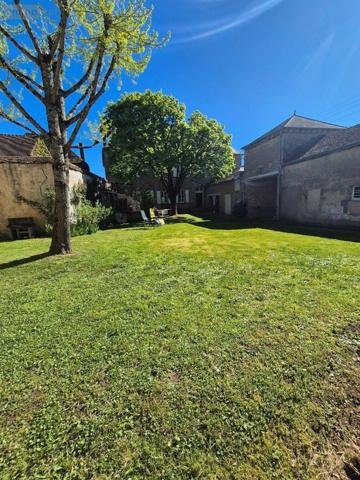 Maison de maître à vendre à Aigurande dans l'Indre (36140), ref : CG/438