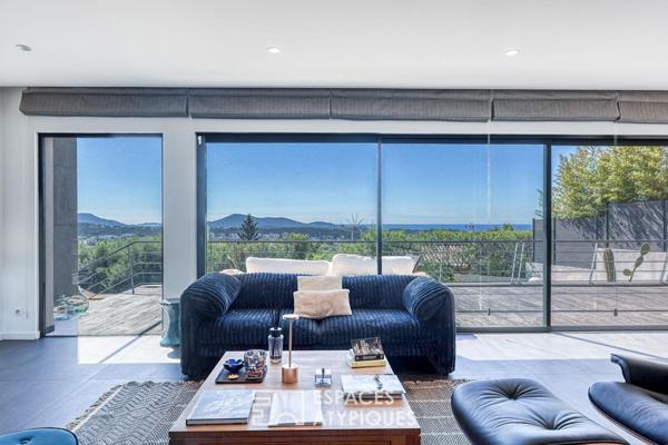 Maison d’architecte avec vue mer