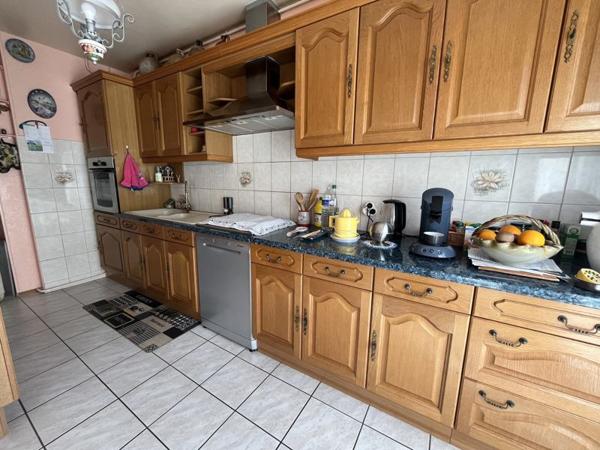 Maison à vendre 139 320 € Saint-Germain-du-Puy 4 p 105 m² DPE B