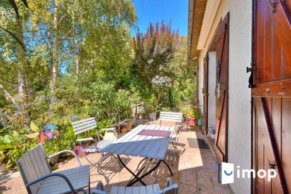 Belle demeure avec extérieur