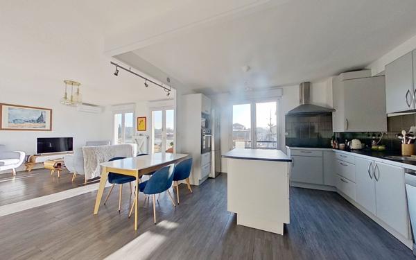 Appartement à louer    3 pièces • 77 m2 Collonges-au-Mont-d'Or