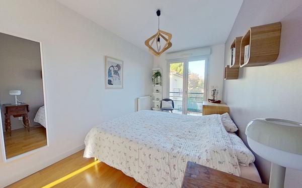 Appartement à louer    3 pièces • 77 m2 Collonges-au-Mont-d'Or