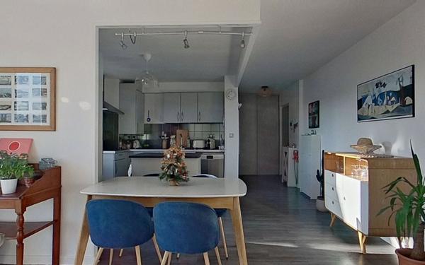 Appartement à louer    3 pièces • 77 m2 Collonges-au-Mont-d'Or