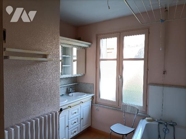 A vendre maison de ville, sur TINCHEBRAY-BOCAGE