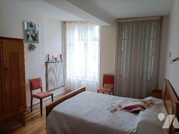 A vendre maison de ville, sur TINCHEBRAY-BOCAGE