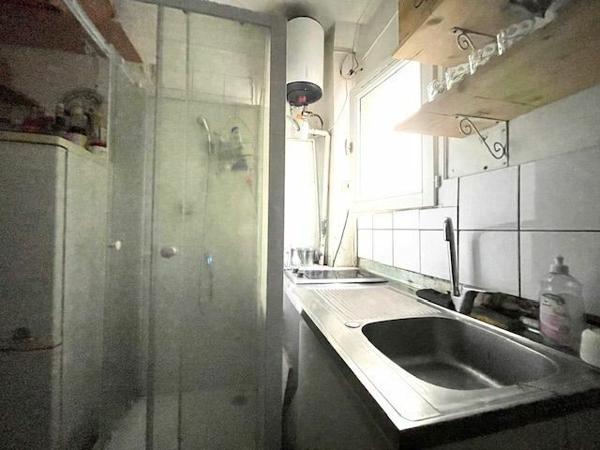 Appartement à vendre    1 pièce • 7,68 m2 Paris 17