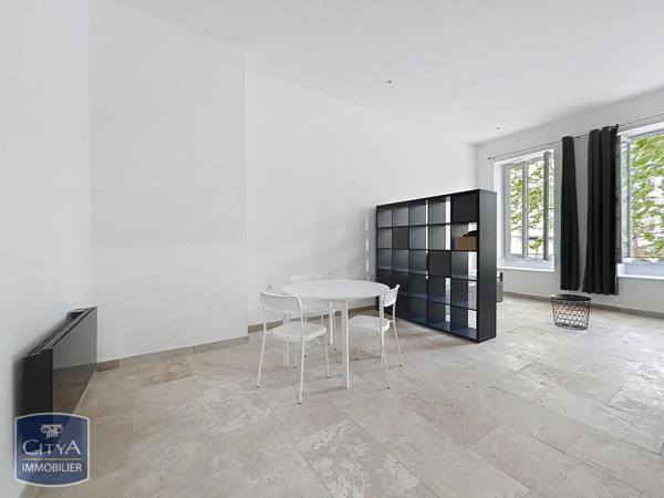 Appartement à louer 1 pièce 42.73m² Bagnols-sur-Cèze (30200)