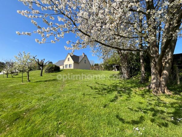 Equemauville - Vue dégagée – Exposition sud – Calme – Proche Honfleur – 220 m² – Terrain 3 693 m² – Lumineuse – Garage – 3 chambres possibilité 4
