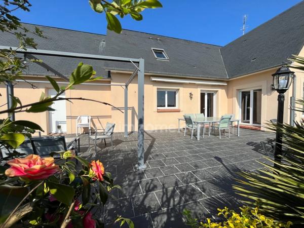 Equemauville - Vue dégagée – Exposition sud – Calme – Proche Honfleur – 220 m² – Terrain 3 693 m² – Lumineuse – Garage – 3 chambres possibilité 4