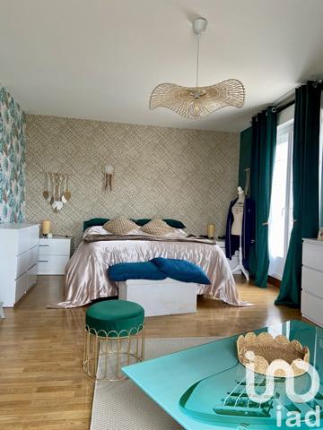 Maison 10 pièces de 243 m² à Le Havre (76610)