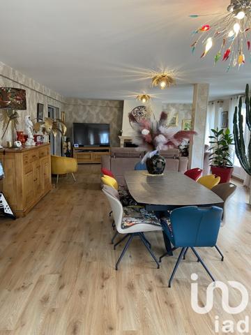 Maison 10 pièces de 243 m² à Le Havre (76610)