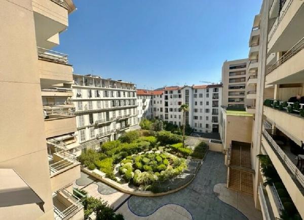 Appartement à vendre    3 pièces • 62,65 m2 Nice