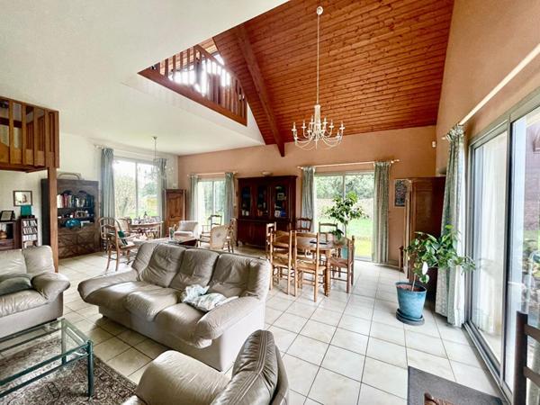 A VENDRE - 44370 VARADES -  MAISON 11 PIECES