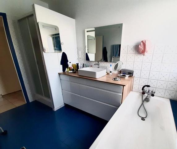 A VENDRE - 44370 VARADES -  MAISON 11 PIECES