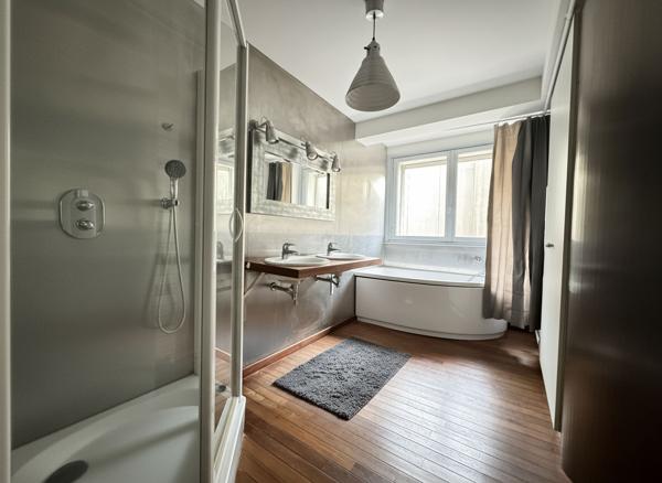 A VENDRE DANS UNE RESIDENCE DE STANDING AVEC ASCENSEUR APPARTEMENT DE 106m²