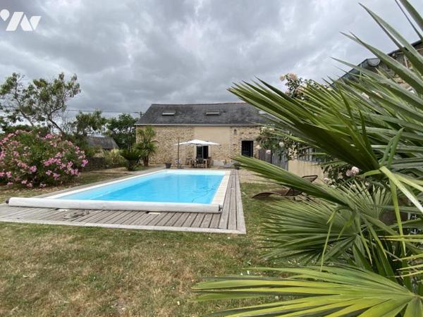 MAISON  250M² - Avec piscine et dépendances 