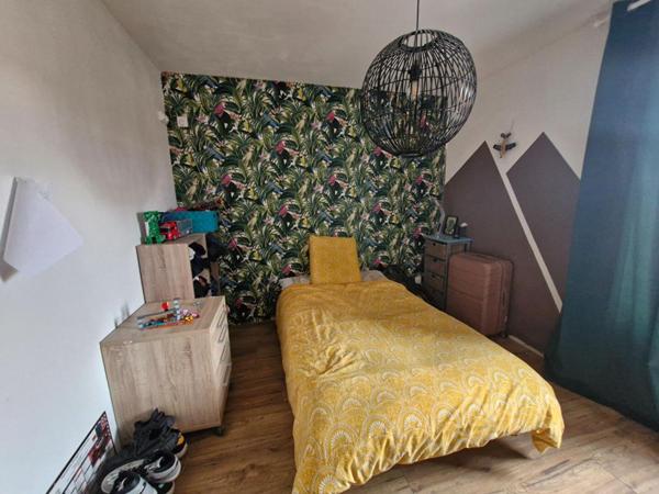 ST JUST EN CHEVALET - BEAU CORPS DE FERME EN PIERRE