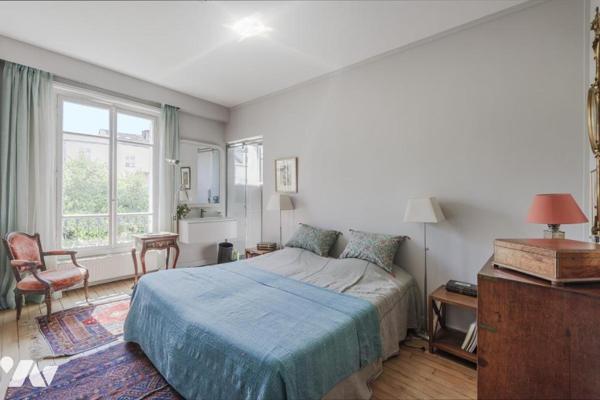 NEUILLY SUR SEINE - QUARTIER LONGCHAMP. PROCHE METRO. 5 PIECES. 127 m².
