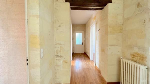 A VENDRE MAISON EN PIERRE DE 317 M2 AVEC JARDIN ET DÉPENDANCES - SECTEUR BLAYE , Blaye