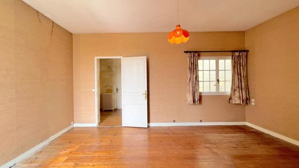 A VENDRE MAISON EN PIERRE DE 317 M2 AVEC JARDIN ET DÉPENDANCES - SECTEUR BLAYE , Blaye