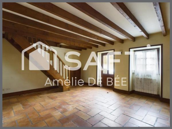 Ensemble d'Une Maison, Deux appartements, un garage centre historique de laleu La Rochelle.