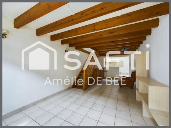 Ensemble d'Une Maison, Deux appartements, un garage centre historique de laleu La Rochelle.