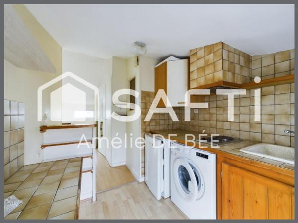 Ensemble d'Une Maison, Deux appartements, un garage centre historique de laleu La Rochelle.